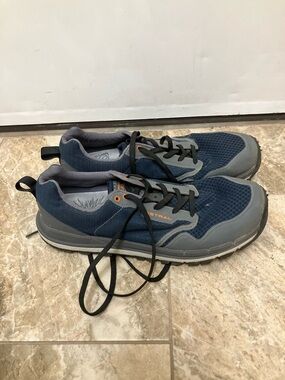 Astral TR1 Mesh Hiking Water Shoes men’s 10.5 Athletic Sneakers